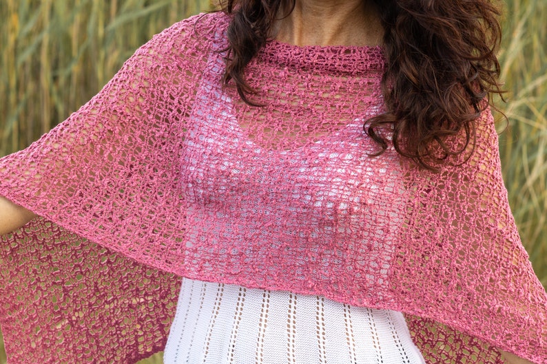 Poncho ample en tricot rose, couvre-épaule bohème, poncho ajouré léger, pull asymétrique pour l'été, vêtements en tricot décontractés pour femmes image 8