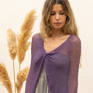 Poncho trasparente viola da donna, poncho Boho chic con spalle scoperte color melanzana, copriabito in più modi lavorato a maglia, Robe boheme per le donne immagine 5