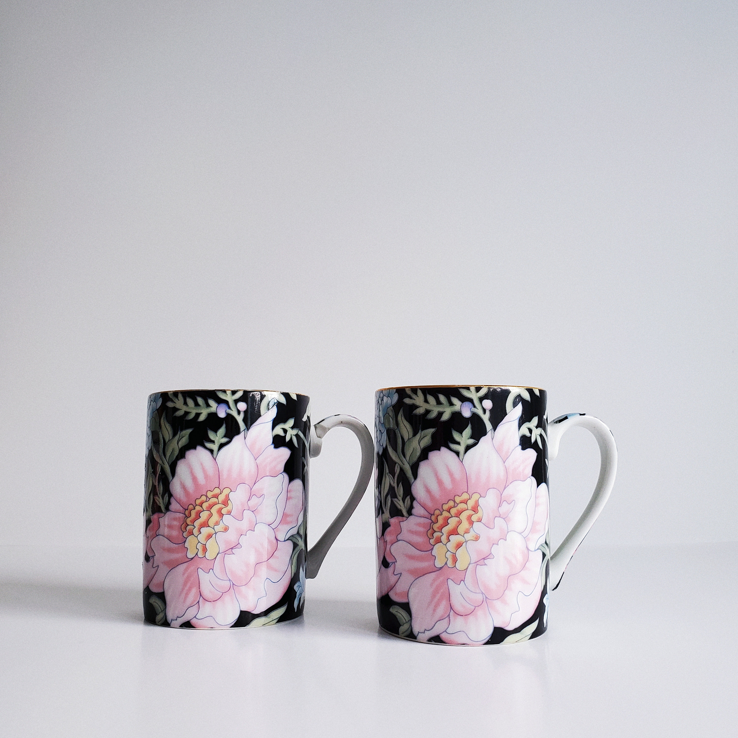 Vintage 1980S Matching Floral Porcelain Mugs, Fine China, Motif de Fleurs, Japon