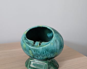 Vintage MCM Glazed Ceramic Pottery Footed Ashtray in a green black colour, Canada 2830 Dynamic