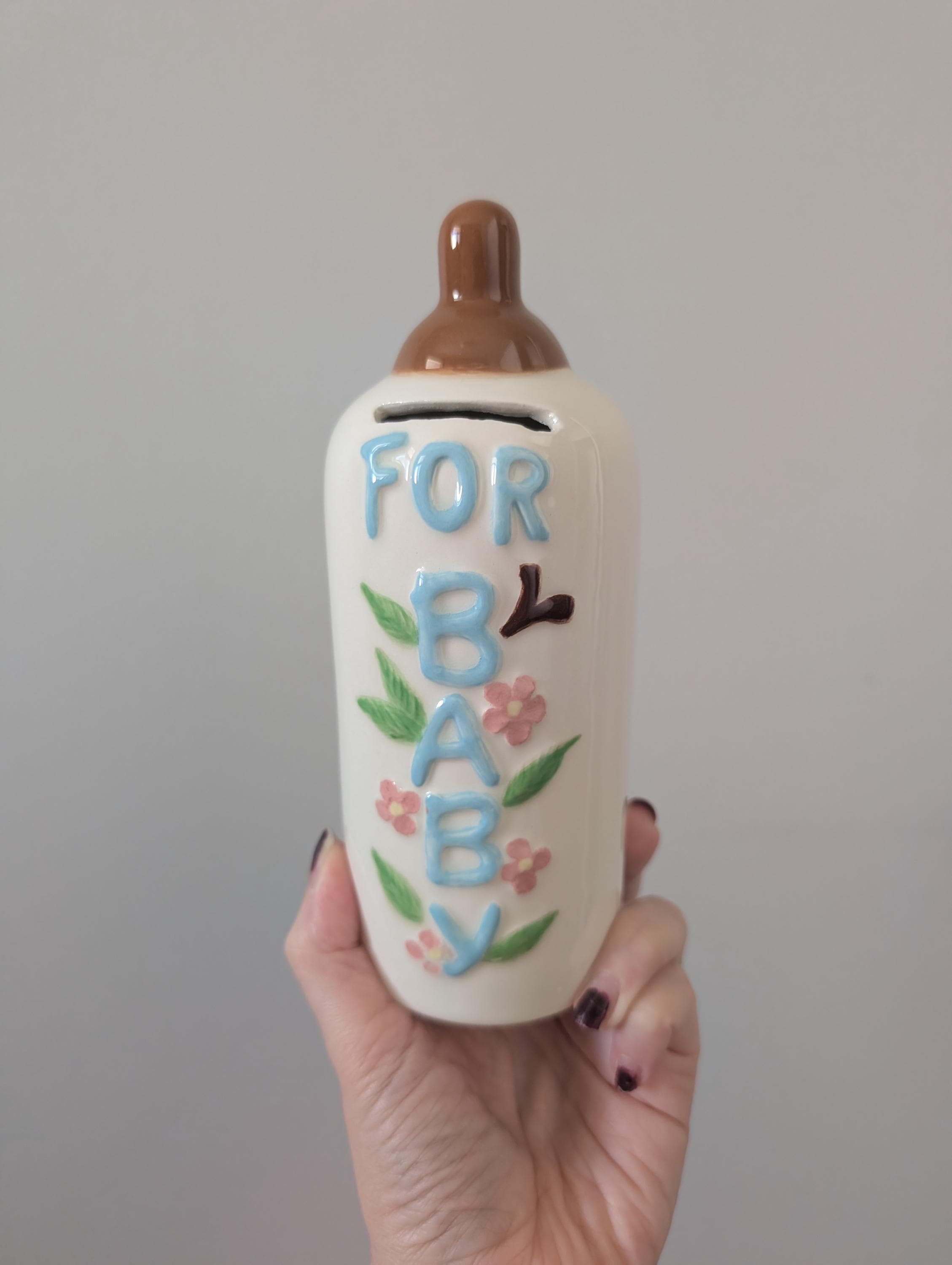 Coins In Glass Jar Bottle Labeled As Saving With Stack Of Coins And - Foto 9