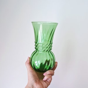 1970s Anchor Hocking Emerald Green Optic Swirl Glass Vase