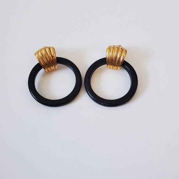 80’s Vintage Black and Gold Plastic Hoop Stud Ear… - image 9