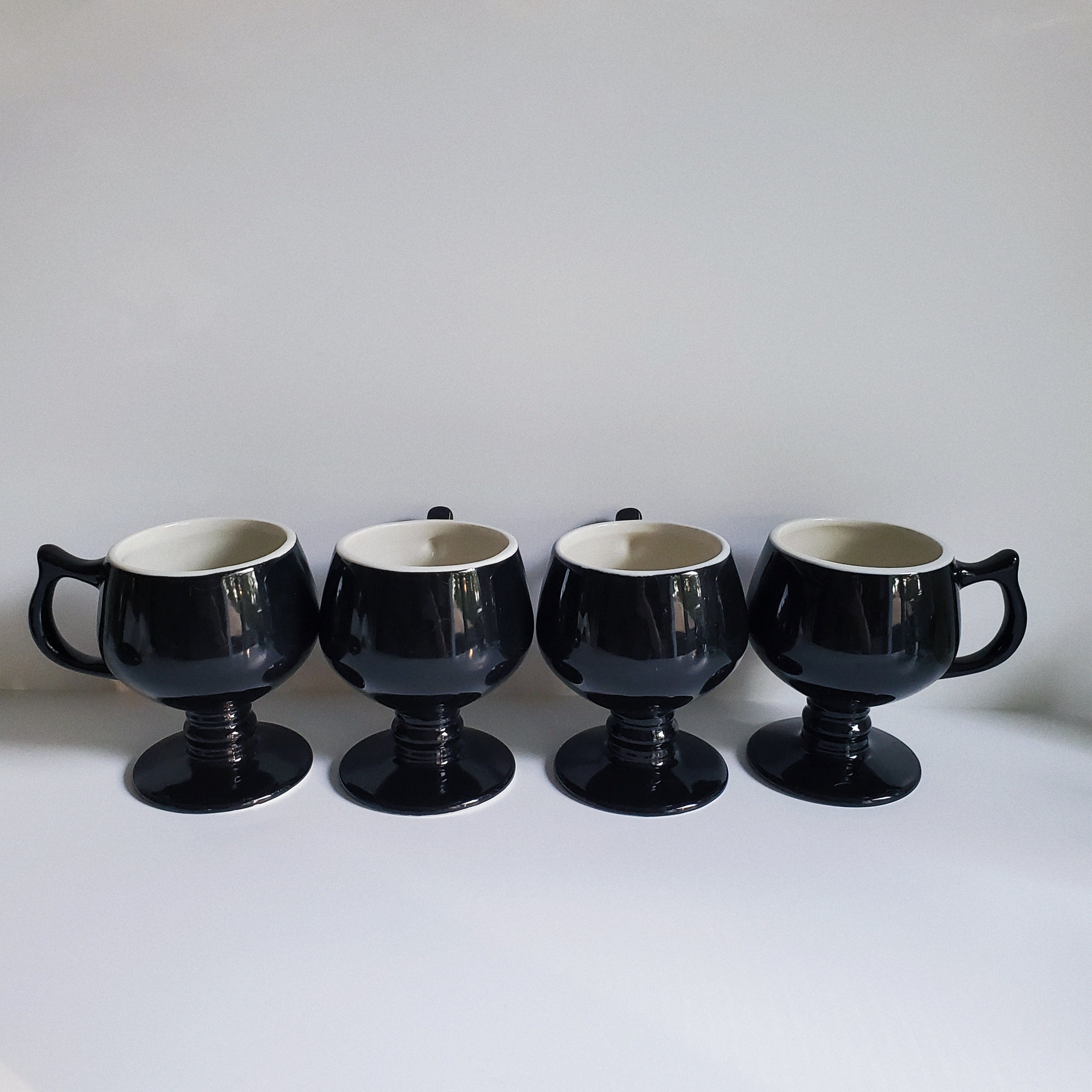 Vintage Hall Pottery Mugs set of 4 coffee cups black and Etsy 日本