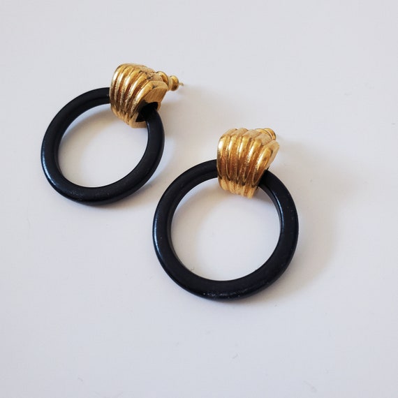 80’s Vintage Black and Gold Plastic Hoop Stud Ear… - image 4