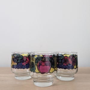 Vintage 1970er Jahre Libbey Glasmalerei Obst gemustert Low Ball Gläser, Retro Becher, Vintage Barware