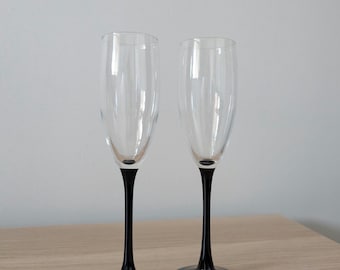 Vintage 1980s Black Stemmed Luminarc France Champagne Flute Glasses, Set of 2, Retro Barware, Wedding Toasting Glasses