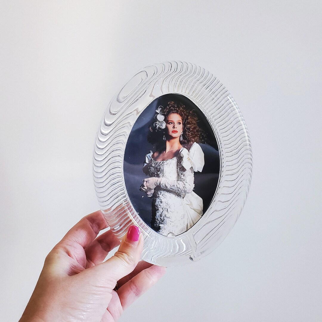 Vintage 1980s Mikasa Oval Glass Picture Frame, 1980s Retro Photo Frame