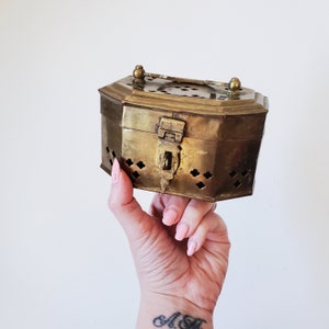 Vintage Brass Trinket Box with lid and Feet, Retro Hollywood Regency, Vintage incense burner