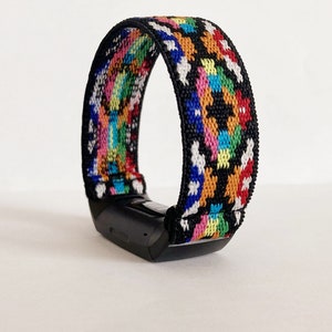 Fitbit Charge 6 / 5 / 4 /3 / 2 Bänder Charge 6 Handmade Customized Boho Hippie Style gelb schwarz grün Elastisches Uhrenarmband