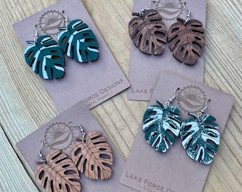 Monstera deliciosa laser engraved wood earrings - Realistic artwork for your ears