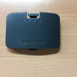 Nintendo 64 Jumper Pak / Memory Expansion Replacement Cover - Door - Lid ! Black !