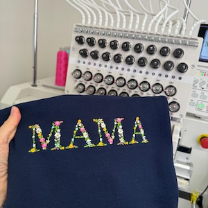 Sudadera bordada con flores, ideal como regalo para mamá, abuela o miembro de la familia, personalizada para adultos, unisex, para tía y nana, con cuello redondo, regalo para nueva mamá.