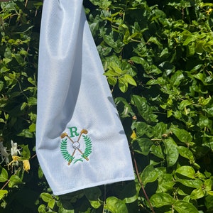 Personalisiertes Mikrofaser-Golftuch: Besticktes Golfgeschenk mit Monogramm