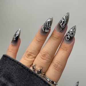 LILITH | Gothic Chrome Press On Nails | Witchy Black Aura Nails | Molten Silver Metal Nails | y2k Freestyle Nails | Halloween Nails