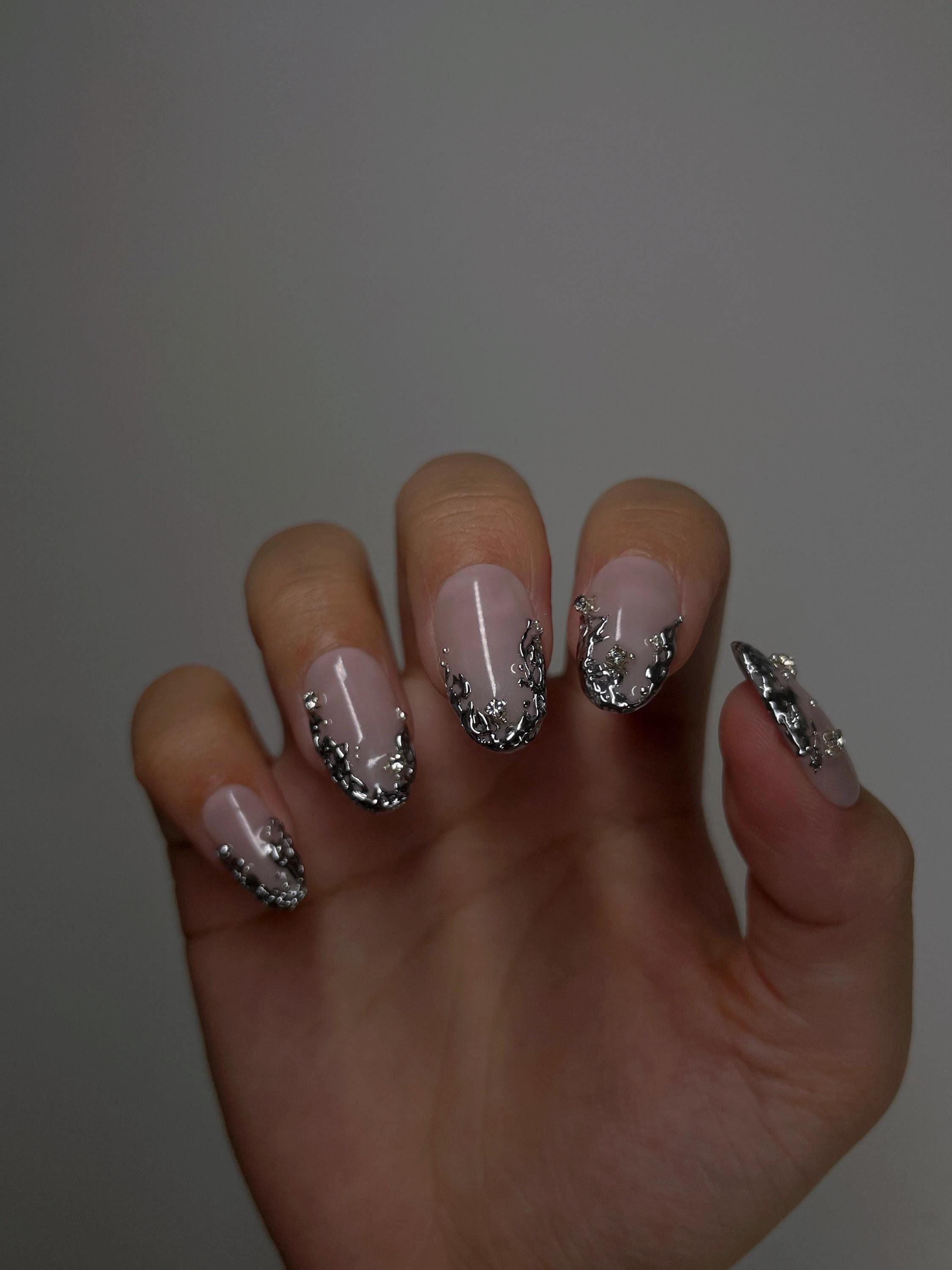 nails for silver dress Prom Nails for Silver Dress