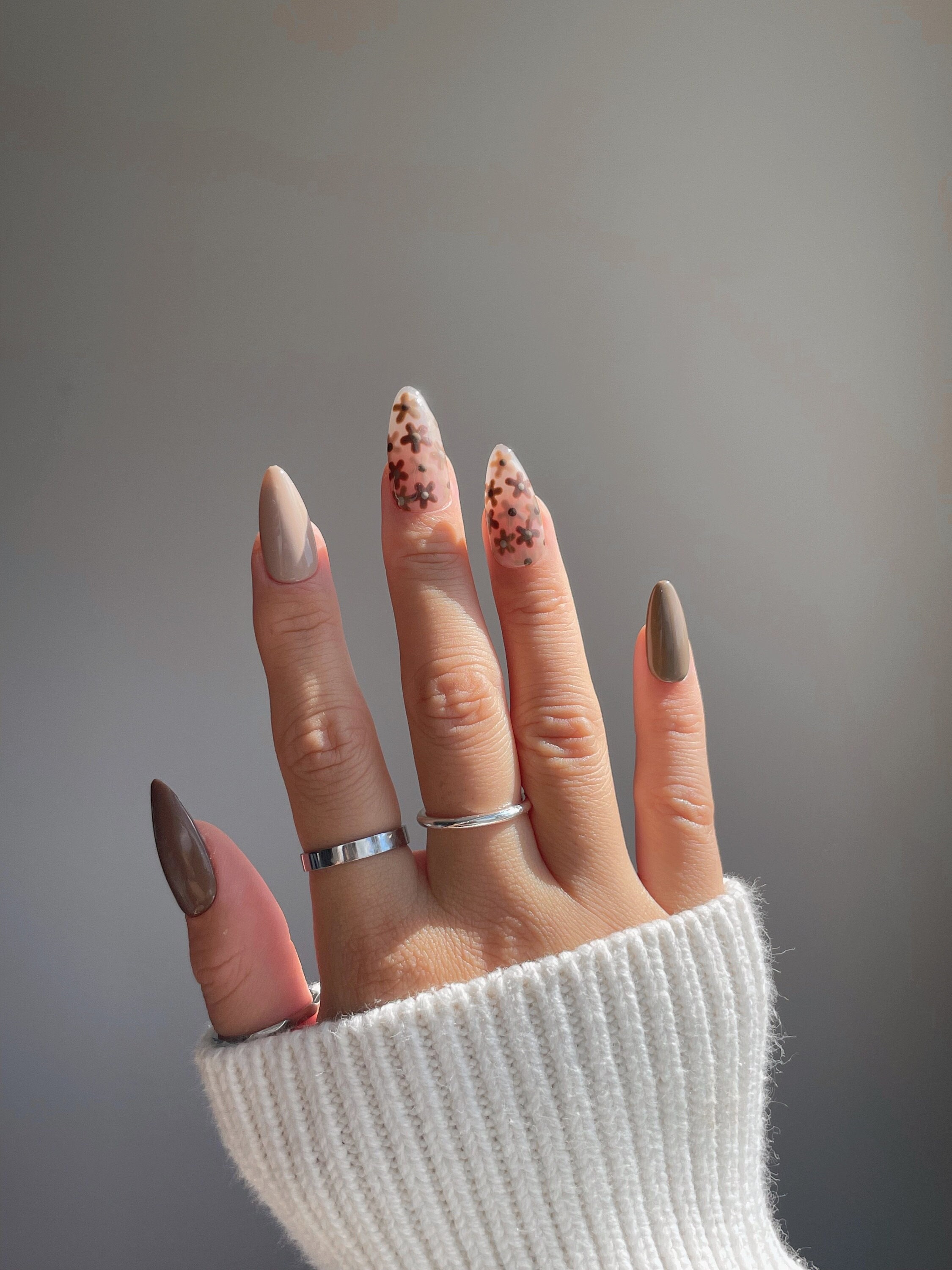 Delicate Boho Brown Nails That Inspire