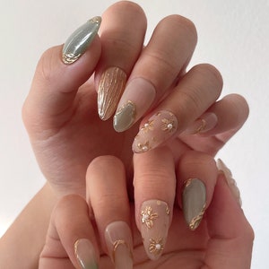 MIDORI Presse pour nail art floral doré sur les ongles Clous magnétiques en jade Décoration d'ongles en gel 3D Ongles décoratifs dorés Ongles oeil de chat image 2