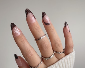 SCARLETT | Reflective Glitter Press On Nails | Christmas Nails | Glitter Abstract Line Art Nails | Snowflake Nails | Winter Nails 2022
