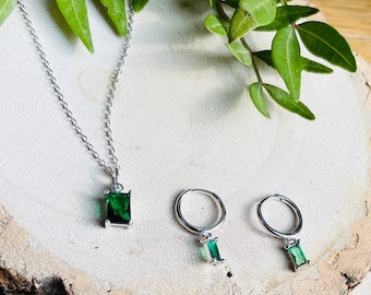 Silver and emerald green jewellery set, bridesmaid gift for her, emerald huggie earrings and necklace set, May Birthstone emerald necklace,