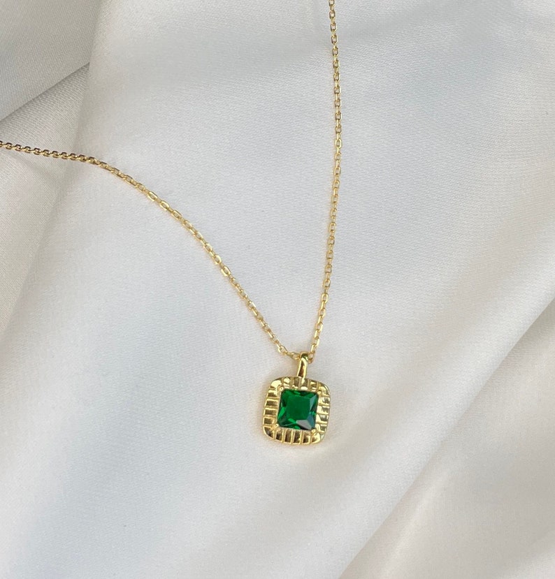 Emerald green gold necklace, emerald green necklace, birthday gifts for her pendant necklace, emerald jewellery, Christmas gift for her 