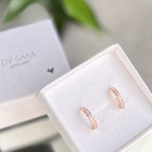 Pendientes de aro delicados de oro rosa, pendientes de regalo de cumpleaños, regalo para ella, pendientes de dama de honor de oro rosa, regalo de dama de honor, regalos hechos a mano para ella