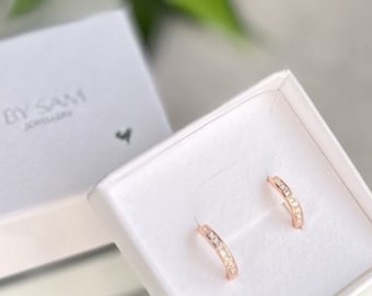 Rose gold zierliche Creolen, Geburtstag Geschenk Ohrringe, Geschenk für sie, rose gold Brautjungfer Ohrringe, Brautjungfer Geschenk, handgemachte Geschenke für sie