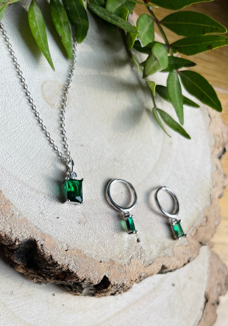 Silver and emerald green jewellery set, bridesmaid gift for her, emerald huggie earrings and necklace set, May Birthstone emerald necklace, image 4