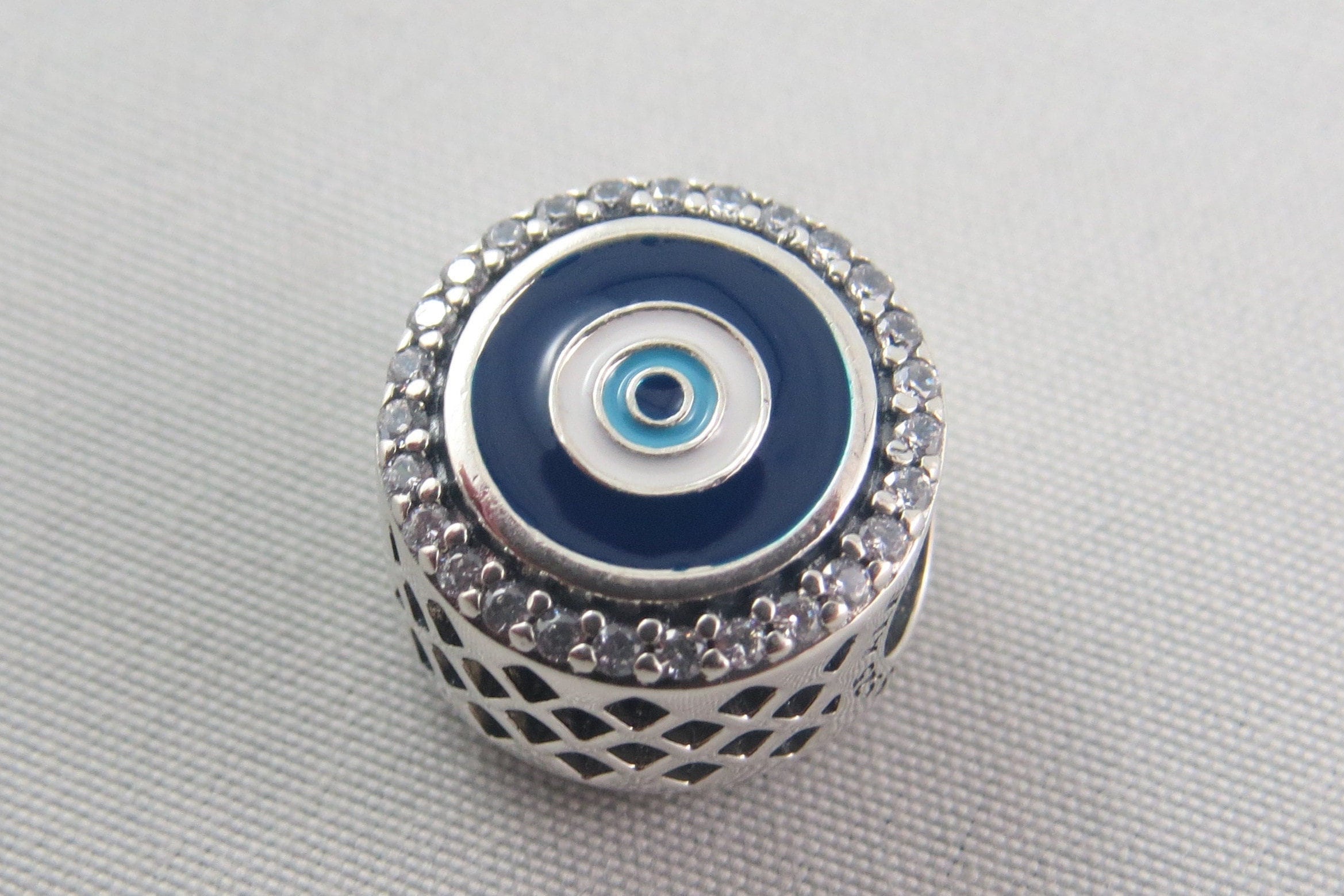Evil eye 2024 pendant pandora
