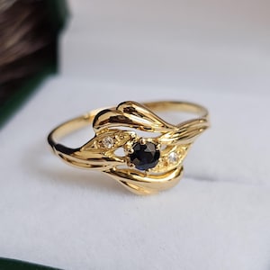 18K Gold Sapphire Diamond Ring