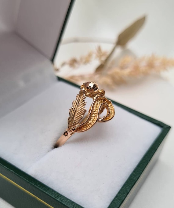 Old 18 carat gold ring - image 6