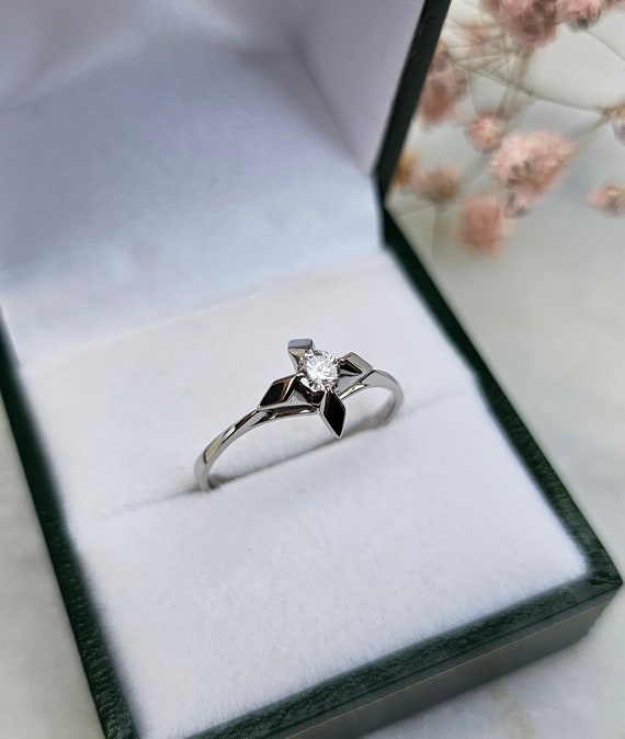 Solitaire Diamond Ring 18 carat Gold - image 1