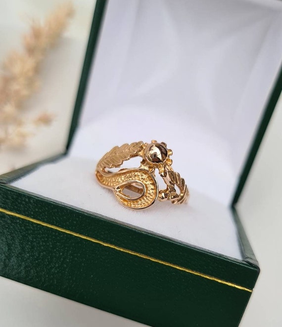 Old 18 carat gold ring - image 3