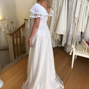 Vintage 1970s Off-Shoulder Wedding Dress UK10: Ethereal Boho Bridal Gown