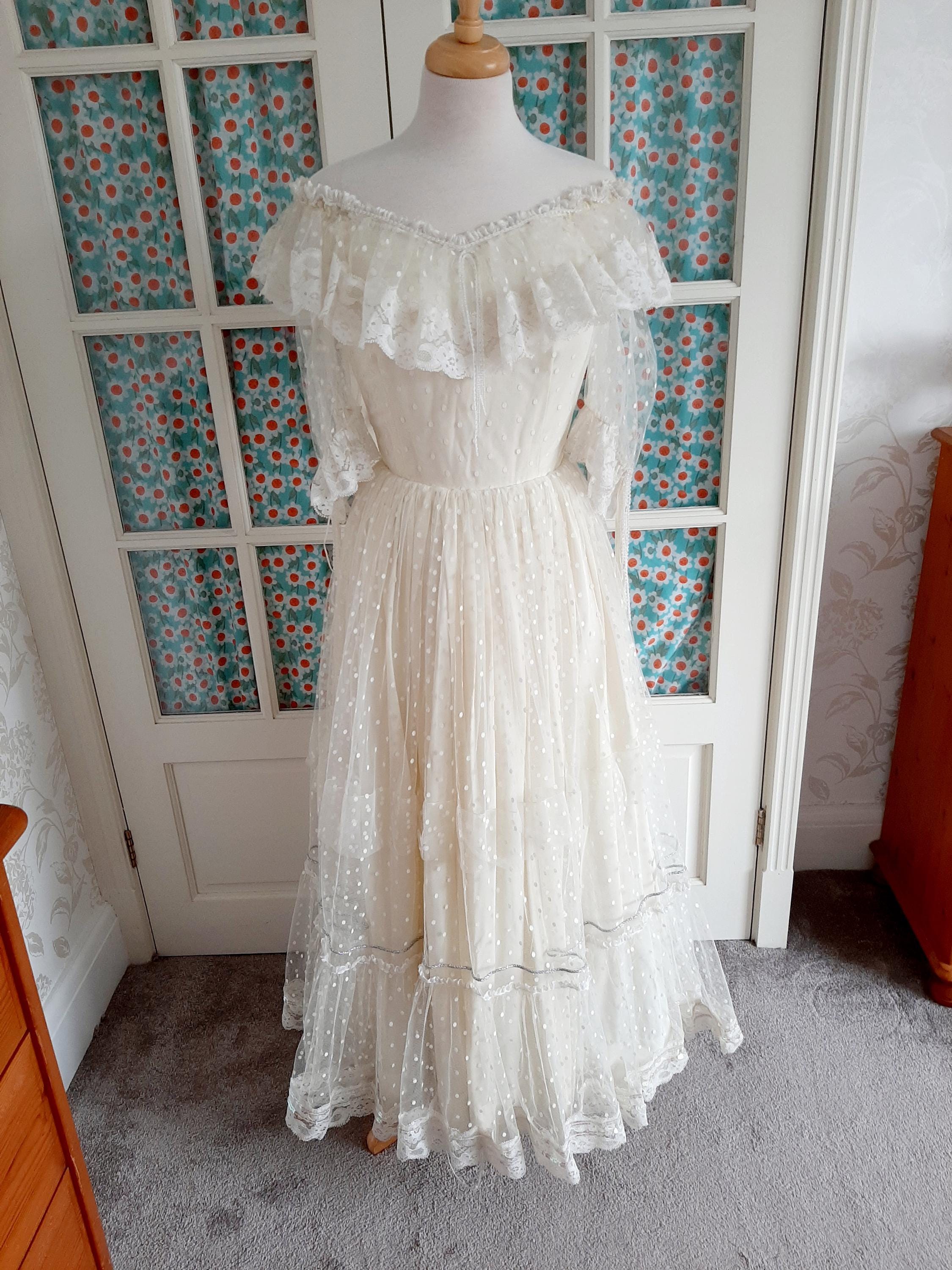 Vintage 80s Polka Dot Tulle Wedding Dress: Beaded Lace, Feature