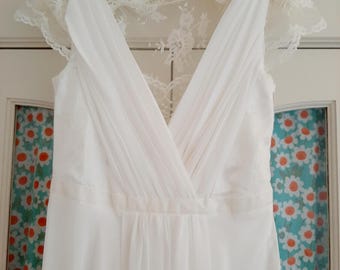 Vintage 1970s Boho Style Wedding Dress: Ivory Chiffon, Lace Bodice (UK10)