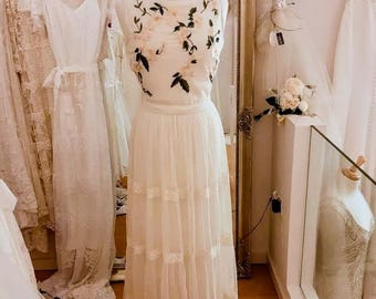 Floral Embroidered Wedding Dress: 1970s Boho Ethereal Flower Power Festival Sleeveless Bridal Gown UK10