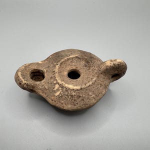 古代ローマのテラコッタ製オイルランプ、紀元1～2世紀