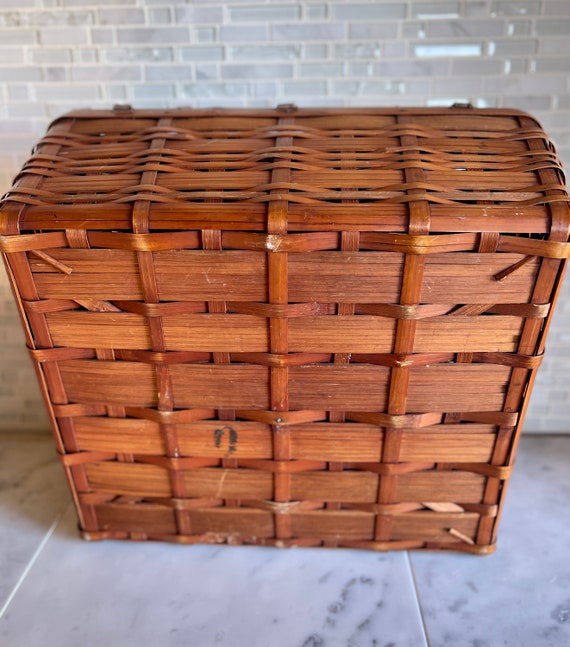1970s Vintage Picnic Basket, Large Handmade Bamboo Pi… Gem