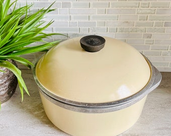 VINTAGE CLUB ALUMINUM 4 QT DUTCH OVEN ROUND POT WITH LID BEIGE/RED CIRCLES