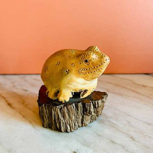 Vintage Hand Carved Burl Wood, Chinaberry Wooden Frog, 80s Wood Carvings