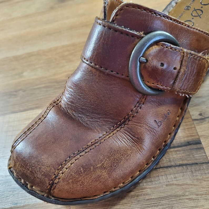 Beautiful Vintage Leather Slip on Mules Women's Size 6 by Etsy