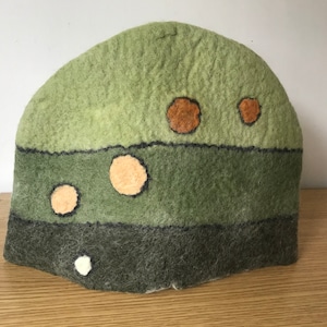Large Wet Felted Tea Cosy - Taupe and White – Felt Craft, Unique Gift for Tea Lover, Handmade Wool Felt, Table Art, Abstract Design