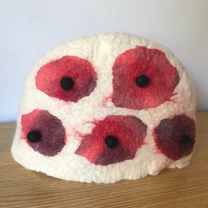 Large Wet Felted Tea Cosy - Three Dimensional Poppy - Unique Gift for Tea Lover, Handmade Wool Felt, Table Art