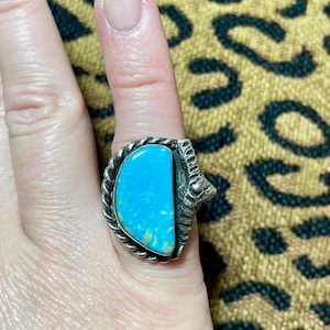 Vintage Unique Sterling Silver & Turquoise Native American-Style Ring Sz 4.5