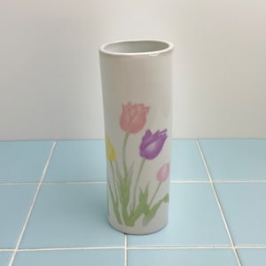 Tulip Vase, 1980s Vintage, White Ceramic, Flower Bud Stem Holder, Desk Organizer, Gifts for Her, 80s Home Decor