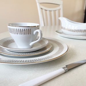 22ct Gold Decor Royal Knight Traditional Dinnerware | Staffordshire England | 1950s Mid-Century Plate Set MCM
