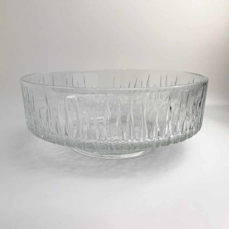 MCM Starburst Large Glass Bowls Set of 2 Ravenhead Sunburst Whitefire