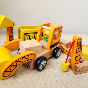 Wooden Self-Learning DIY Construction Cars Vehicles 5 in 1 Take Apart Montessori Wooden Toys