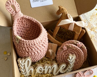 Personalised gift box for her, Crochet basket, Gift for co-worker, Gift box for mom, Gift for any occasion, Birthday gift